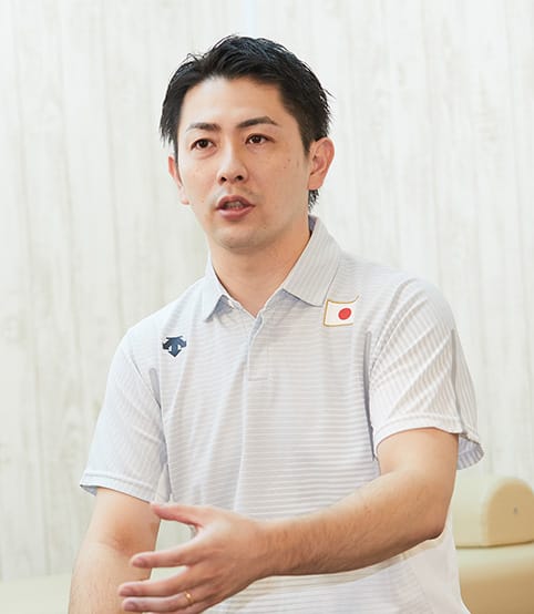 Interview with trainer Akira Sato