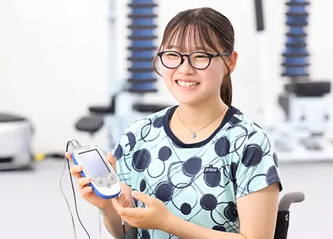 Wheelchair tennis player Yuma Takamuro has been using electric therapy device