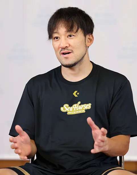 Professional basketball player Shinsuke Kashiwagi answered various questions