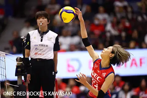 Yukiko Wada, playing a volleyball match.