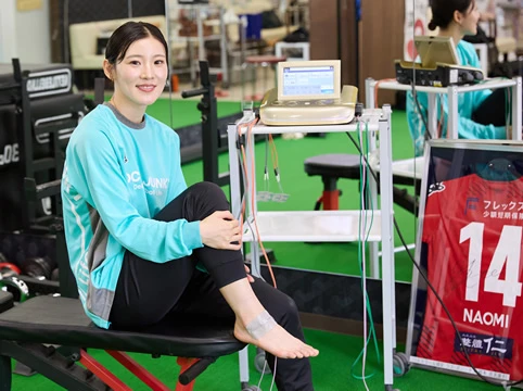 Futsal player Naomi Matsumoto has been using electrical therapy device